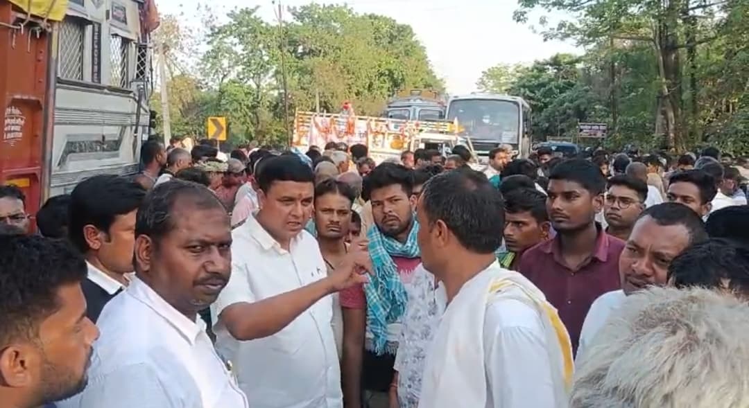 परियागी गांव से एक ही परिवार के तीन लोगों की उठी अर्थी, रो पड़ा गांव-नहीं जला चूल्हा चौका