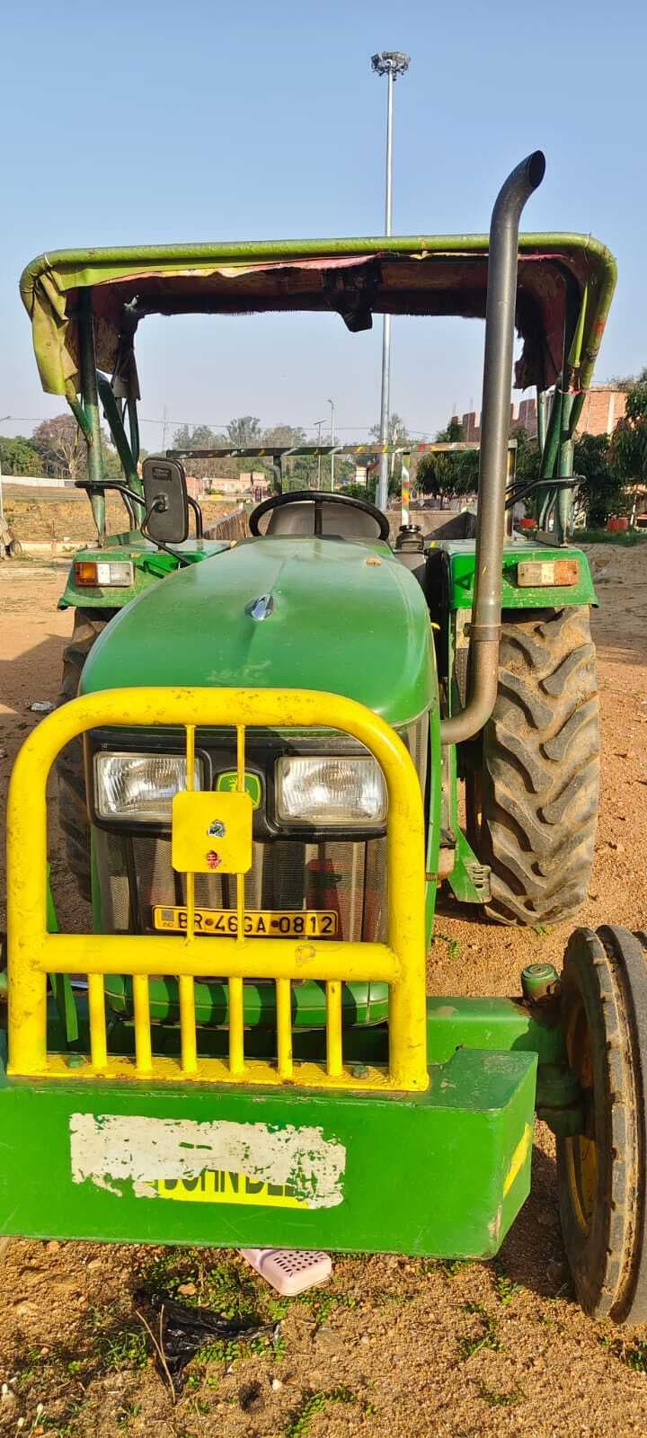 अवैध बालू लदा ट्रैक्टर जब्त, चालक फरार