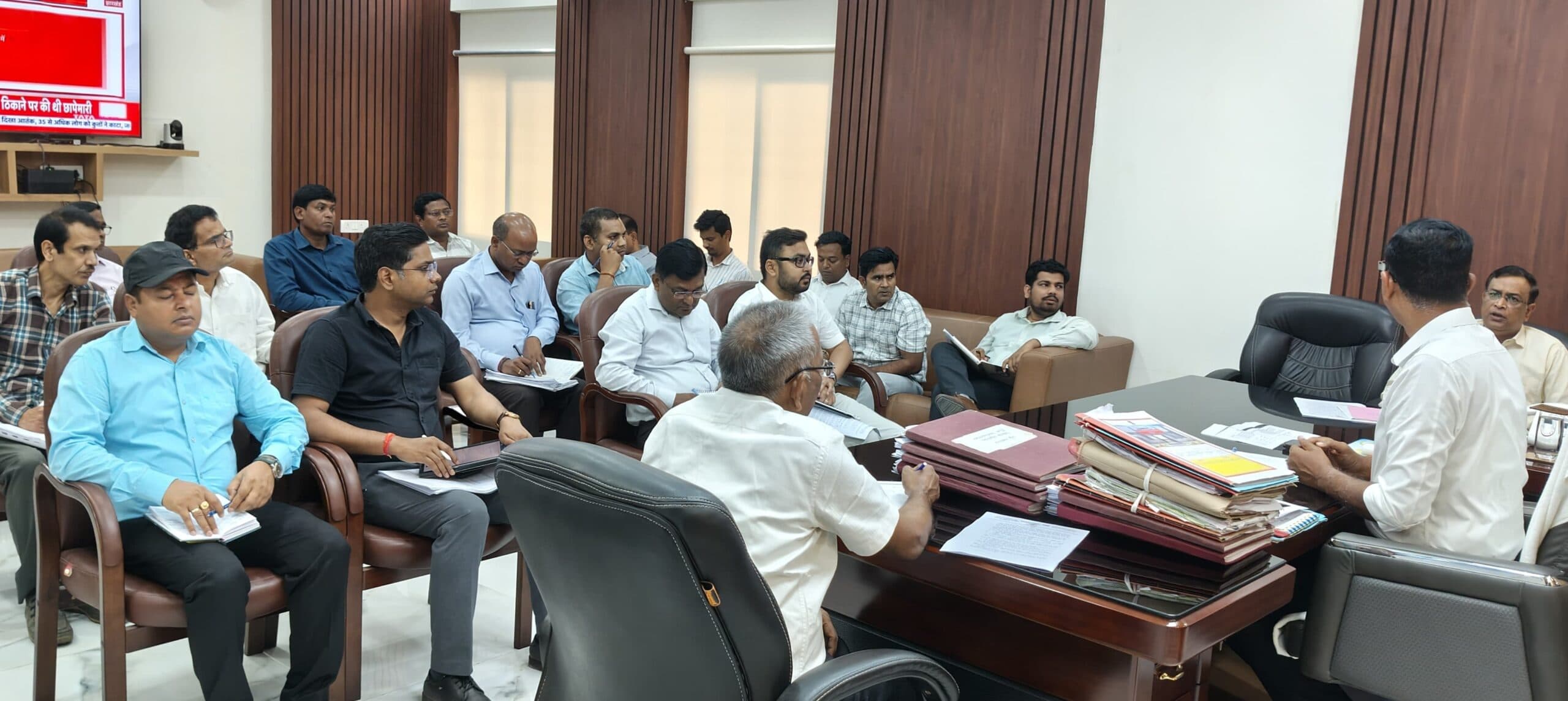 एलपीजी समेत आवश्यक वस्तुओं का पर्याप्त भंडार उपलब्ध, कालाबाजारी हुई तो कार्रवाई तय