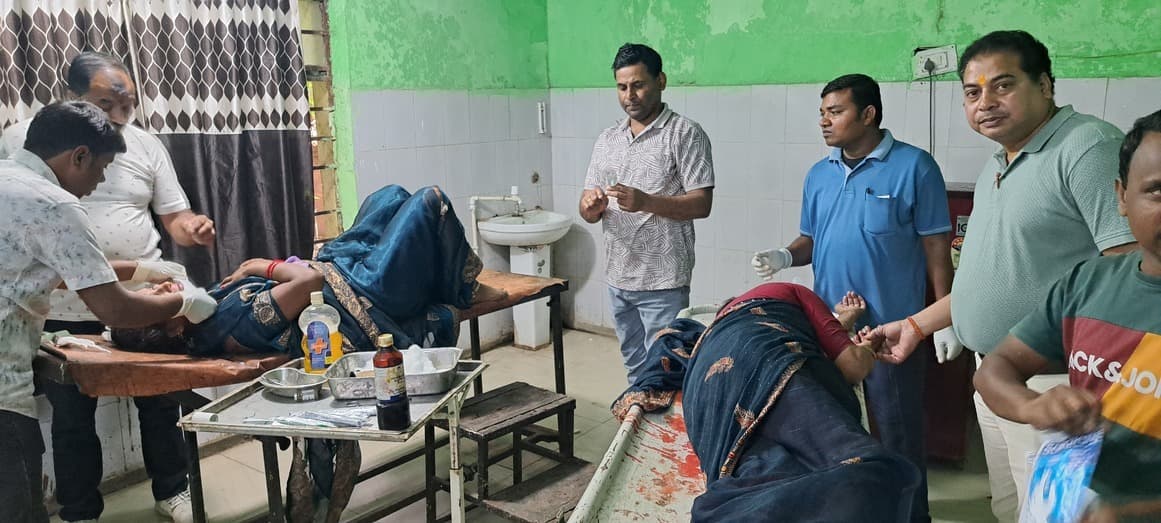 मेहरमा में टोटो की बाइक से टक्कर, पांच गंभीर रूप से घायल