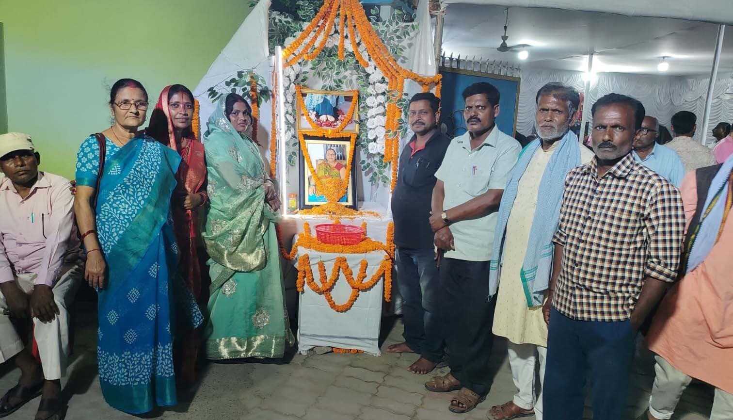 सेवानिवृत्त शिक्षिका के निधन पर दी श्रद्धांजलि