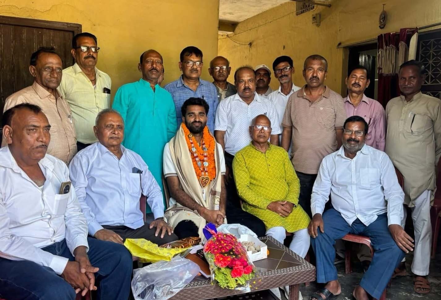 इसरो में चयनित शशि को कुशवाहा परिषद ने किया सम्मानित