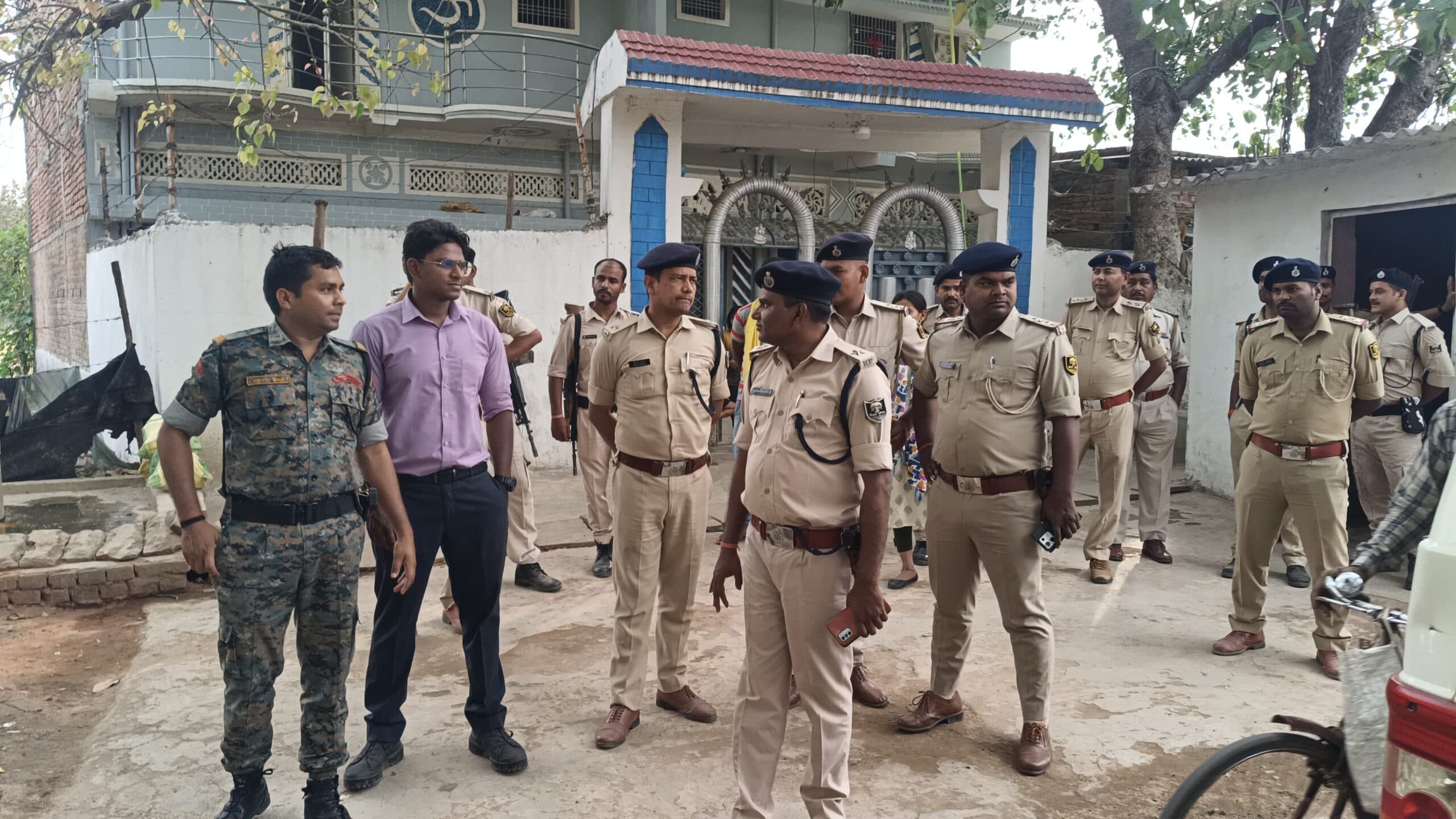 बरडीहां रेड लाइट एरिया में पुलिस की छापेमारी, छह युवतियां हिरासत में