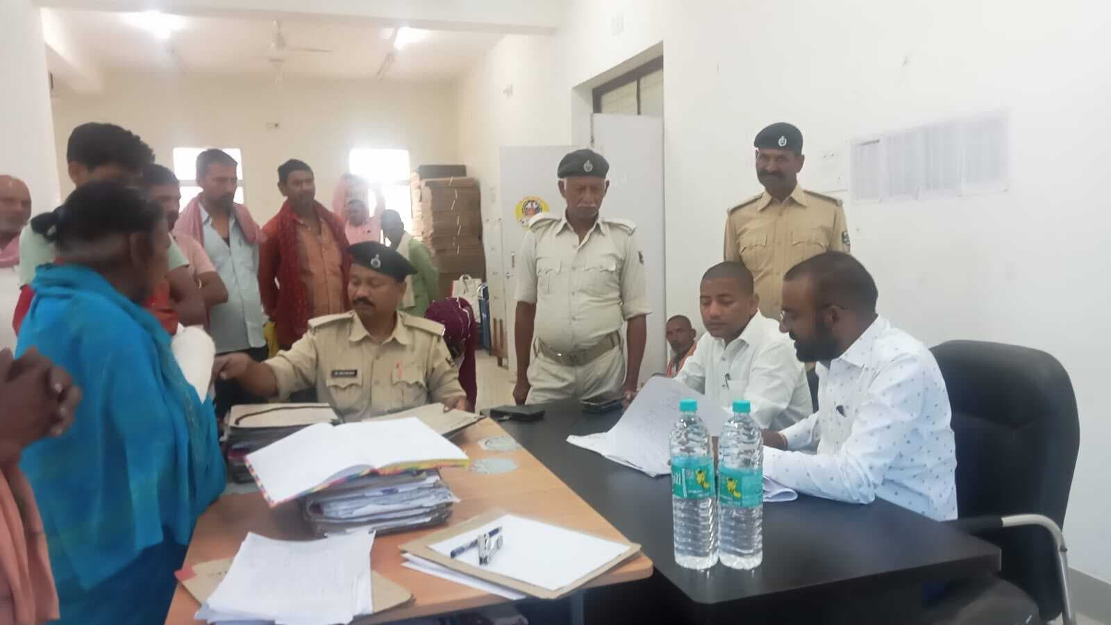 जनता दरबार में भूमि विवाद से जुड़े छह मामलों का हुआ निष्पादन