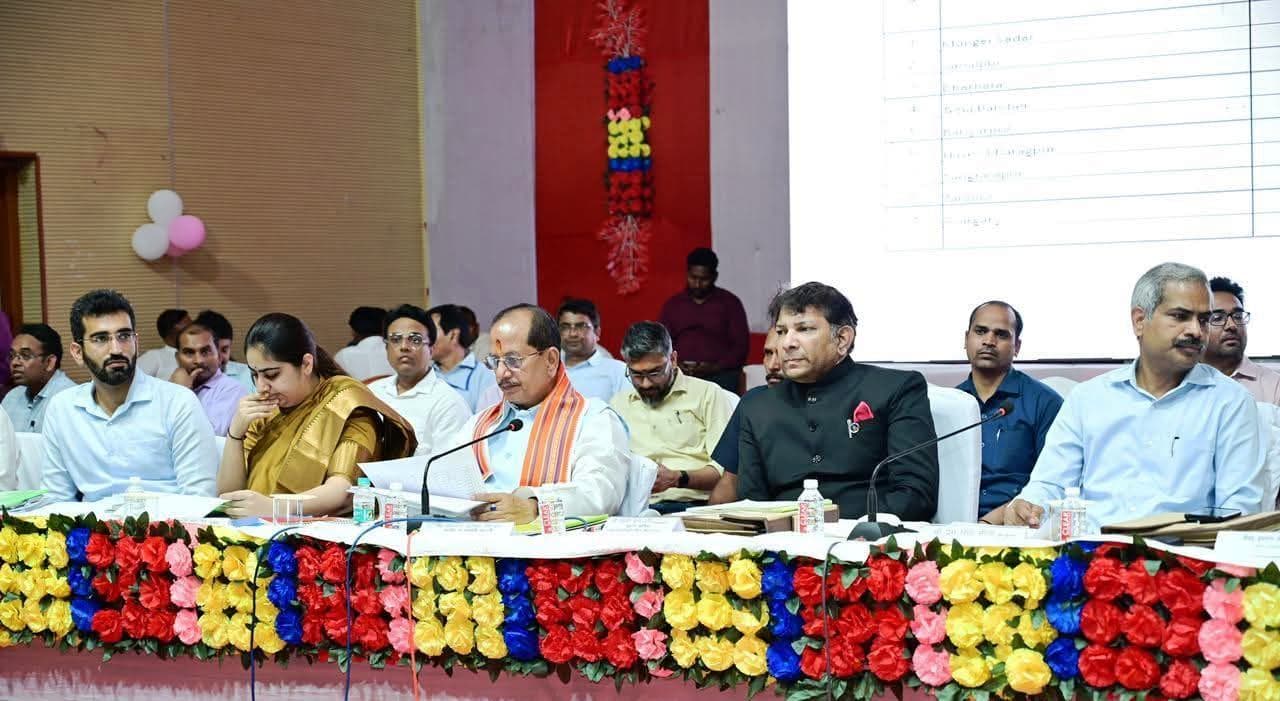 लोगों को लंबी तारीखें न दें, अधिक से अधिक लंबित मामलों का करें निष्पादन : उप-मुख्यमंत्री