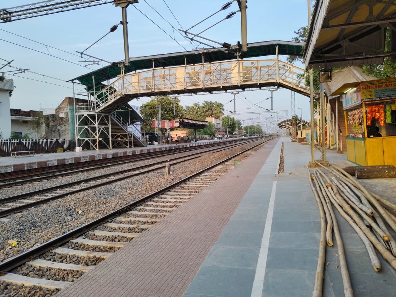 धरहरा स्टेशन पर लगेगा कोच डिस्प्ले व ऑटो अनाउंसमेंट सिस्टम