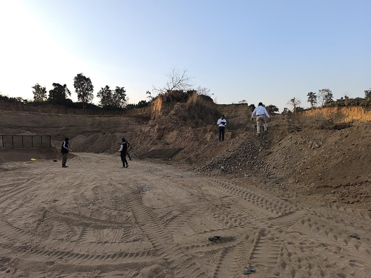 Bokaro News : 15 दिन में सौंपनी थी रिपोर्ट, डेढ़ माह बाद भी नहीं सौंपी