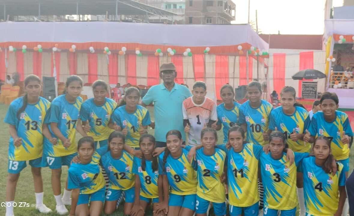 सीनियर महिला फुटबॉल में कैमूर ने बक्सर को 8-0 से हराया