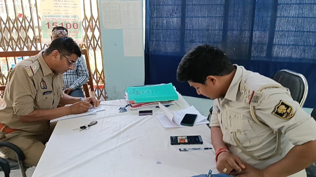 अंतरराज्यीय गांजा तस्कर को गिरफ्तार करने भभुआ पहुंची यूपी पुलिस