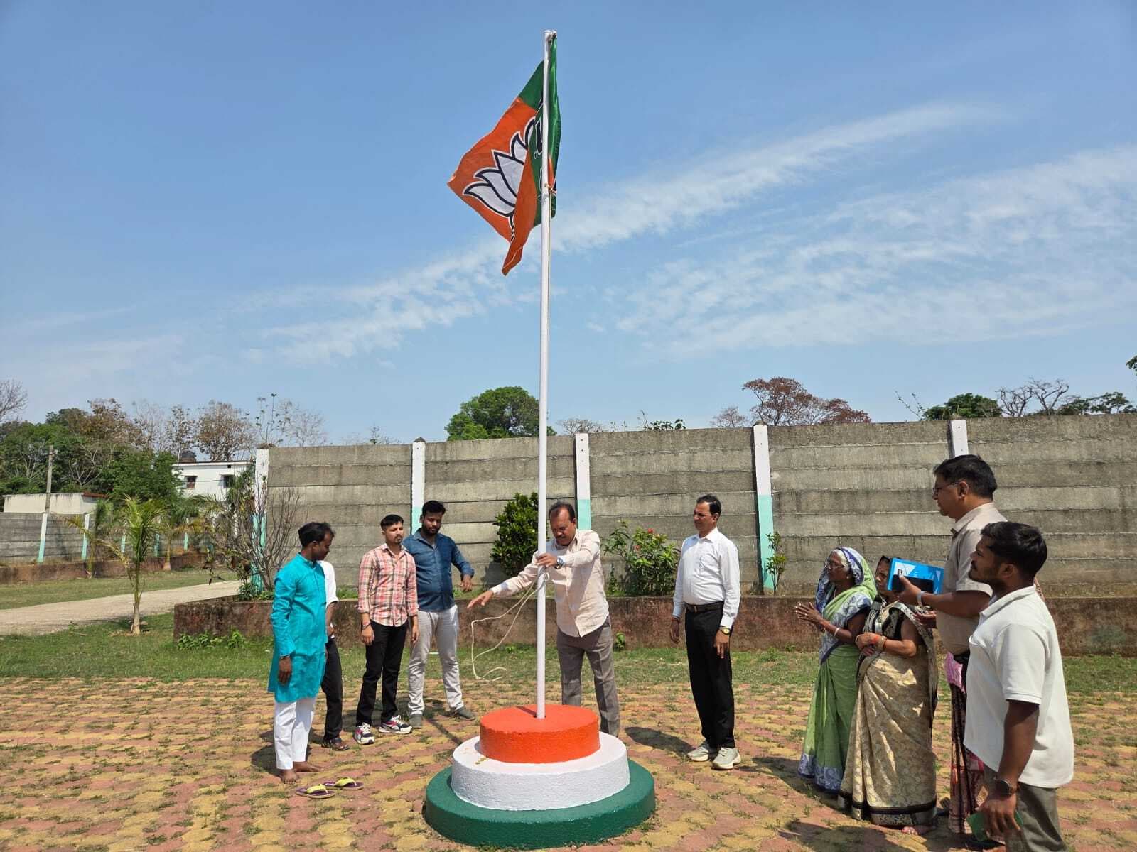 खूंटी में धूमधाम से मनाया गया भाजपा का 47वां स्थापना दिवस