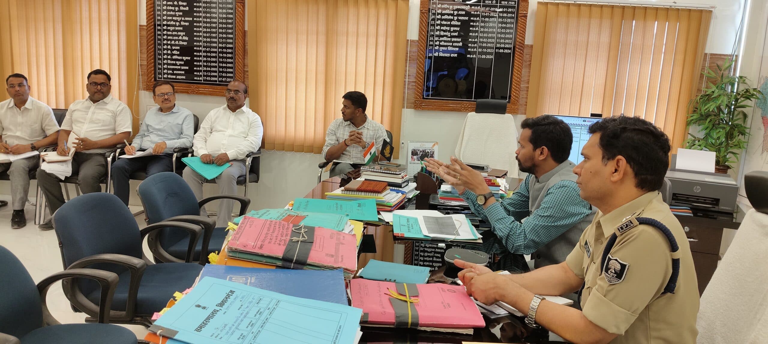 तस्करी पर रोक लगाने के लिए रहें विशेष सतर्क : जिलाधिकारी