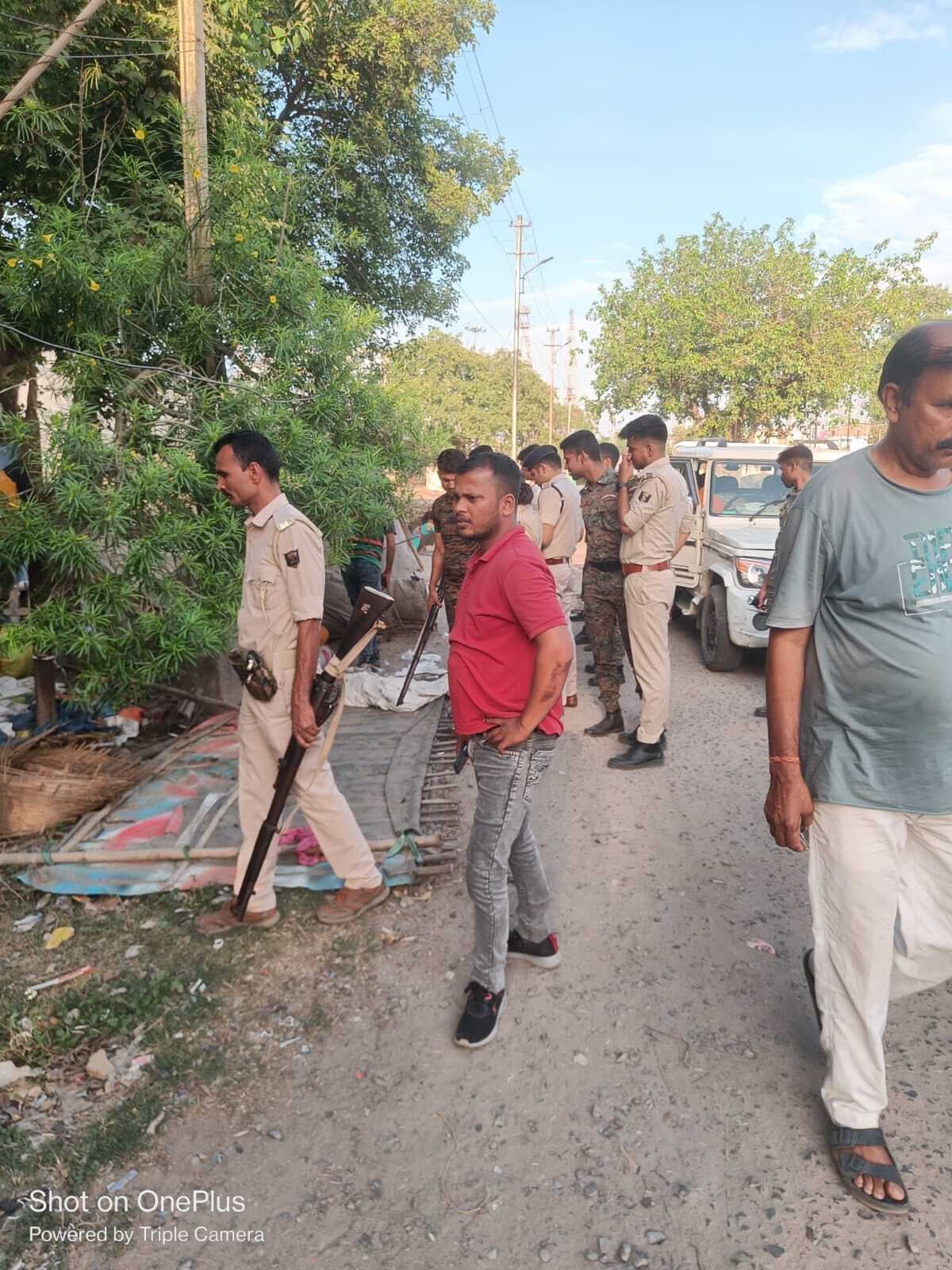 उत्पाद विभाग की छापमारी में पांच तस्कर गिरफ्तार