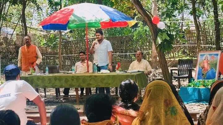 स्कूल में अभिभावक शिक्षक गोष्ठी का आयोजन