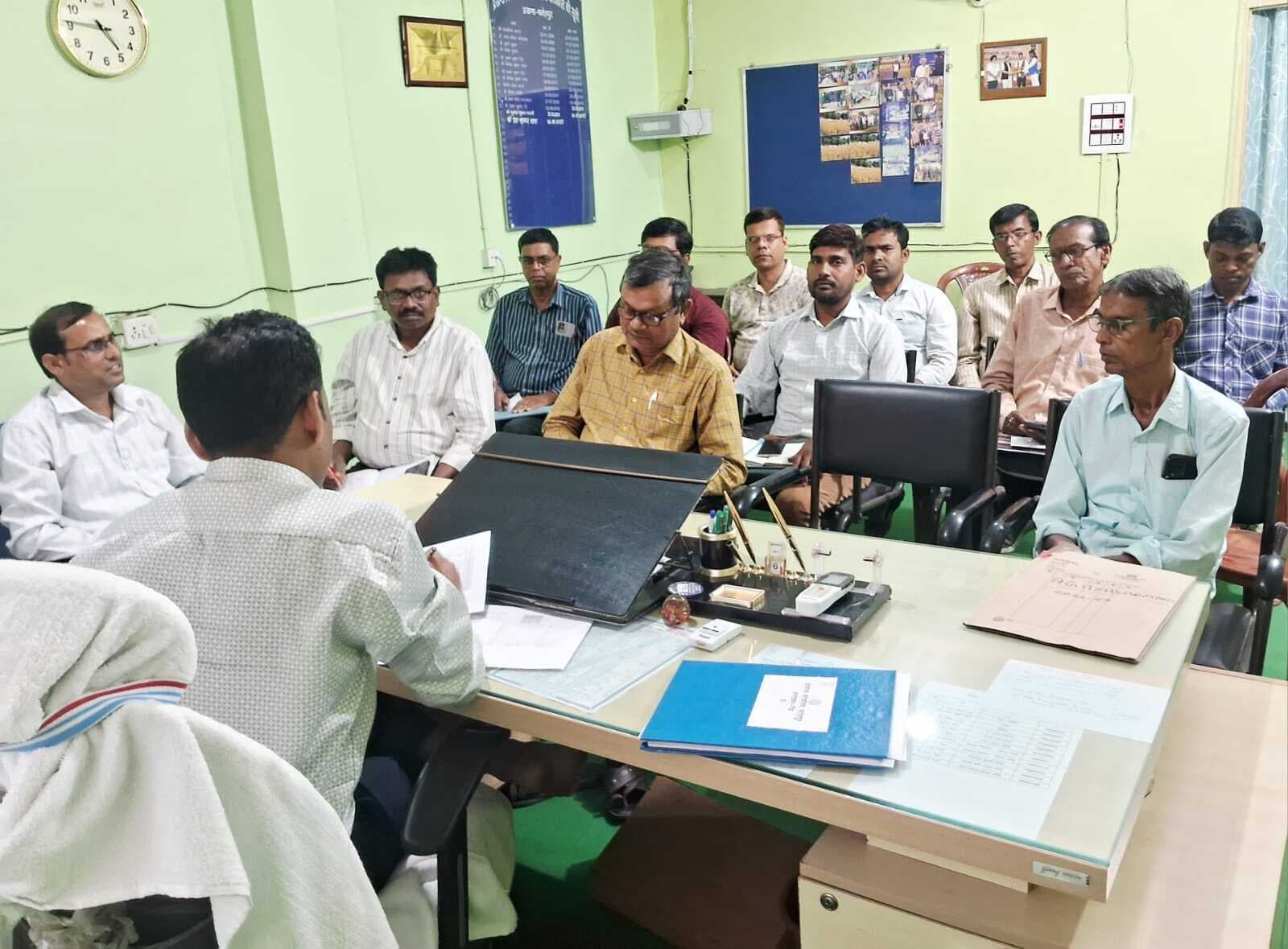 लंबित पीएम व अबुआ आवास 15 दिनों में करें पूर्ण : बीडीओ