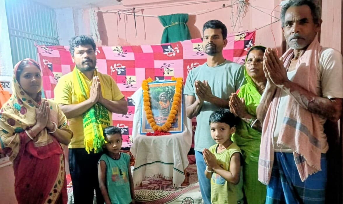 टोटेमिक कुड़मी मोर्चा ने रघुनाथ महतो की वीरता को किया नमन