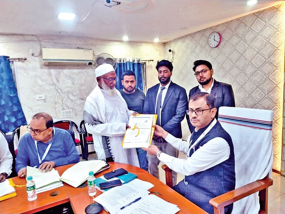 आसनसोल नॉर्थ से पूर्व पार्षद नासो ने किया नामांकन, बढ़ सकती है मलय घटक की मुसीबत