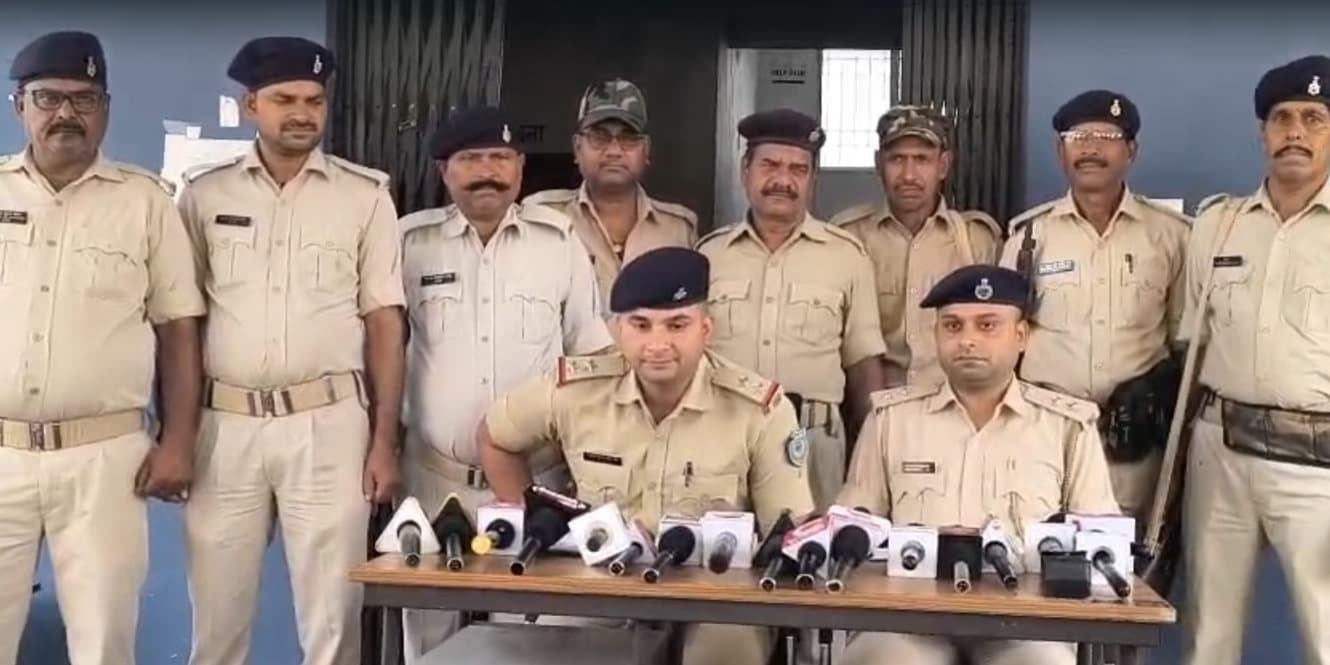 Giridih News: धान के गोदाम में चल रहा था ऐसा धंधा, जानकर हो जायेंगे हैरान