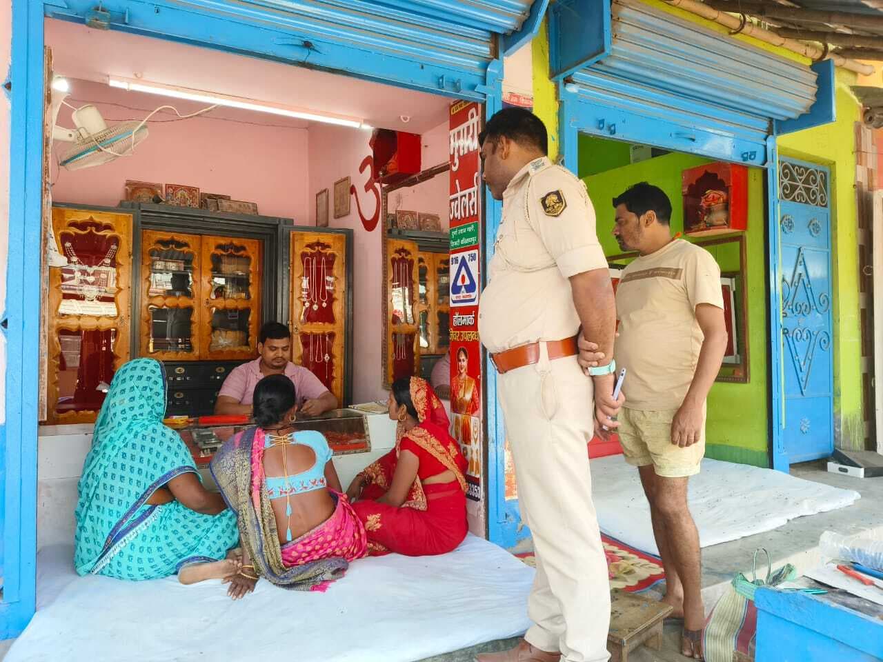 दुकानों की सुरक्षा को लेकर पुलिस गंभीर, सीसीटीवी लगाने की दी हिदायत