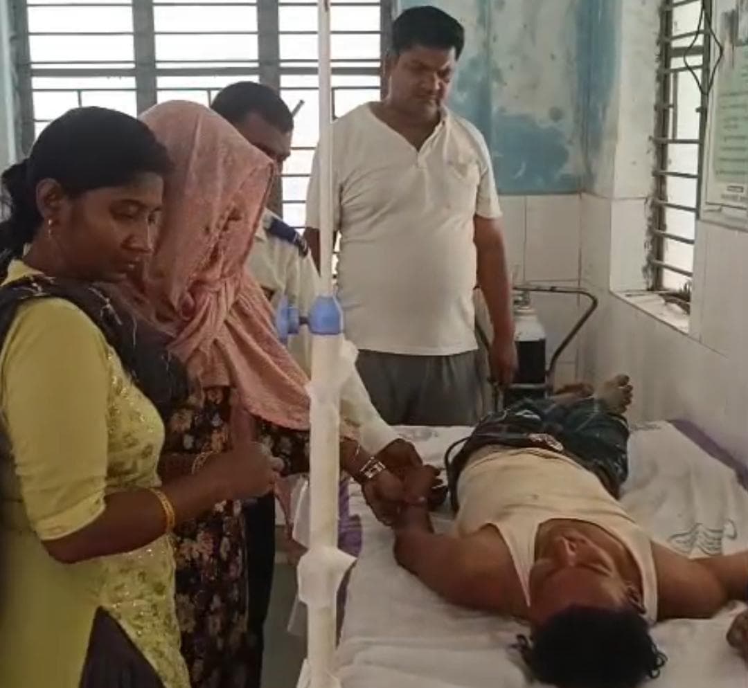 पटराहा में पेड़ की टहनी गिरने से युवक जख्मी, रेफर