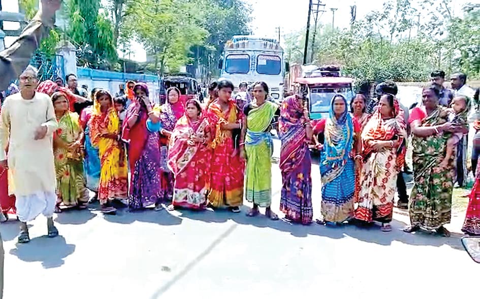 पुरुलिया : जल संकट पर एनएच-60ए को किया जाम, दो घंटे बाधित रही आवाजाही