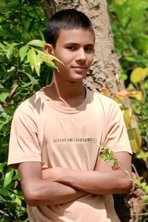 Gridih News : पिकअप के धक्के से बाइक सवार किशोर की मौत, सड़क जाम