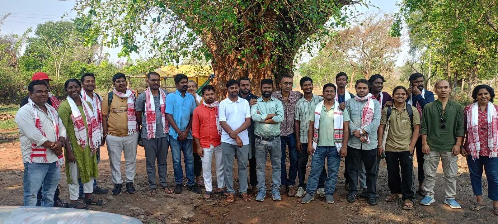 जिप अध्यक्ष से मिले 11 राज्यों के प्रशिक्षु