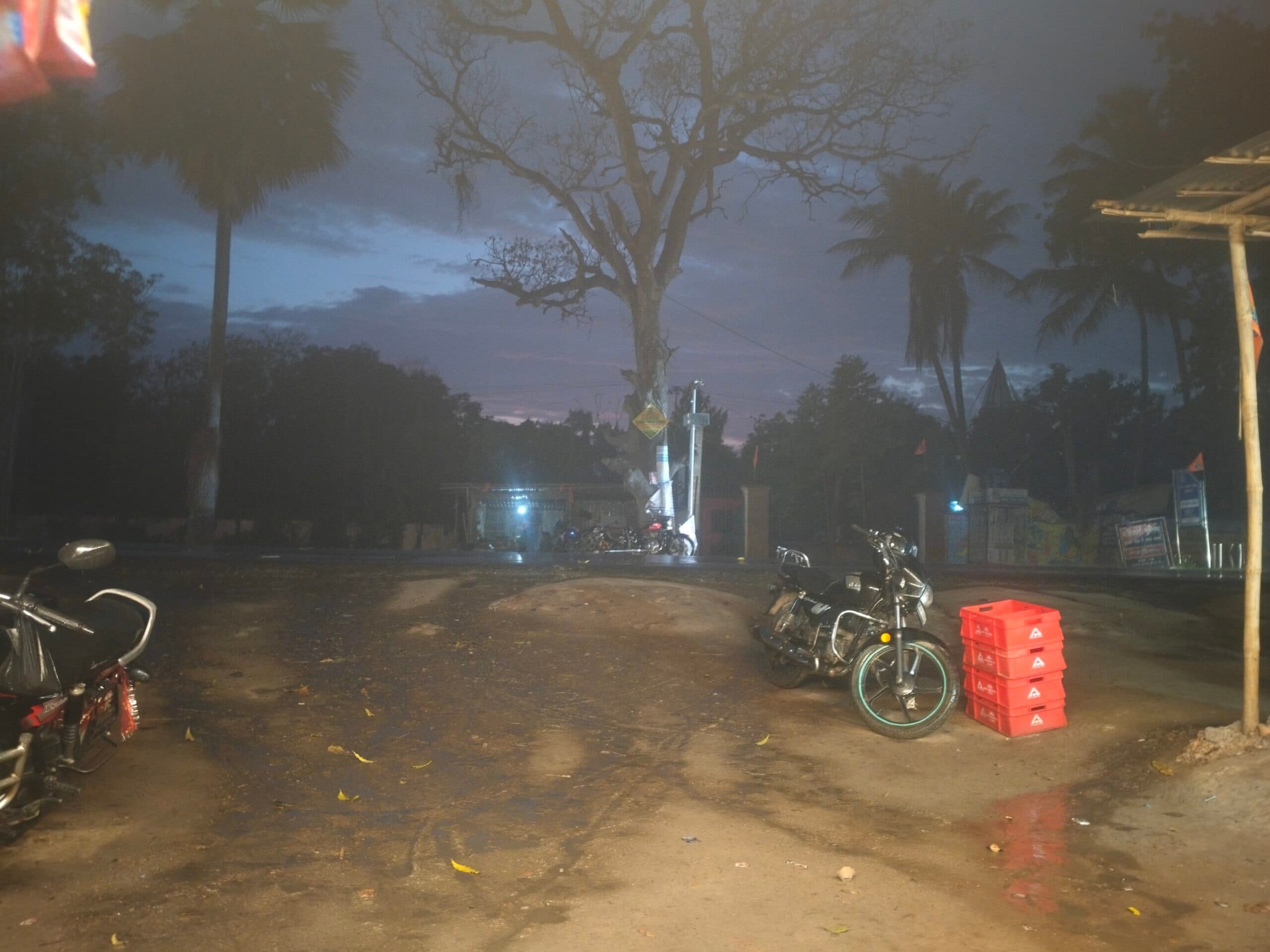 कोढ़ा में हवा के साथ बारिश ने मौसम को किया ुसहाना