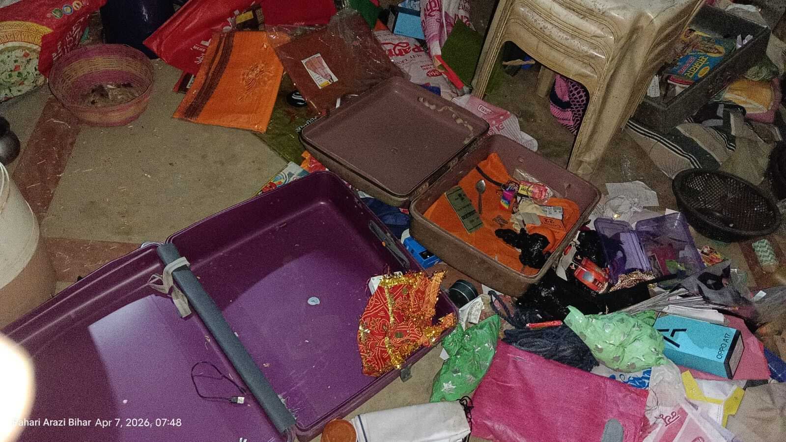 बंद घर का ताला तोड़ दो लाख की संपत्ति की चोरी