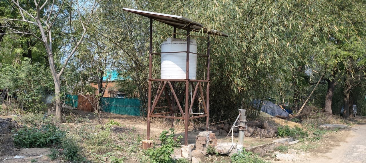 East Singhbhum News : तालाब के भरोसे छात्रावास के सैकड़ों छात्र