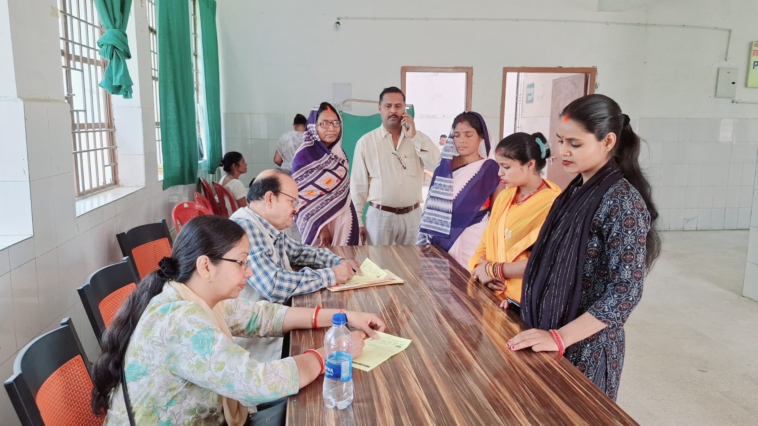 शिविर में गर्भवती महिलाओं की हुई स्वास्थ्य जांच