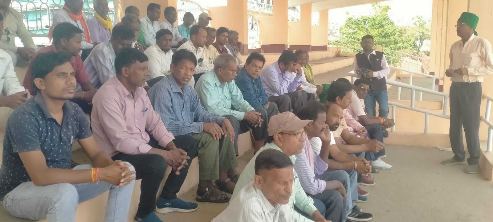 ग्राम प्रधानों ने की मासिक सम्मान राशि भुगतान की मांग