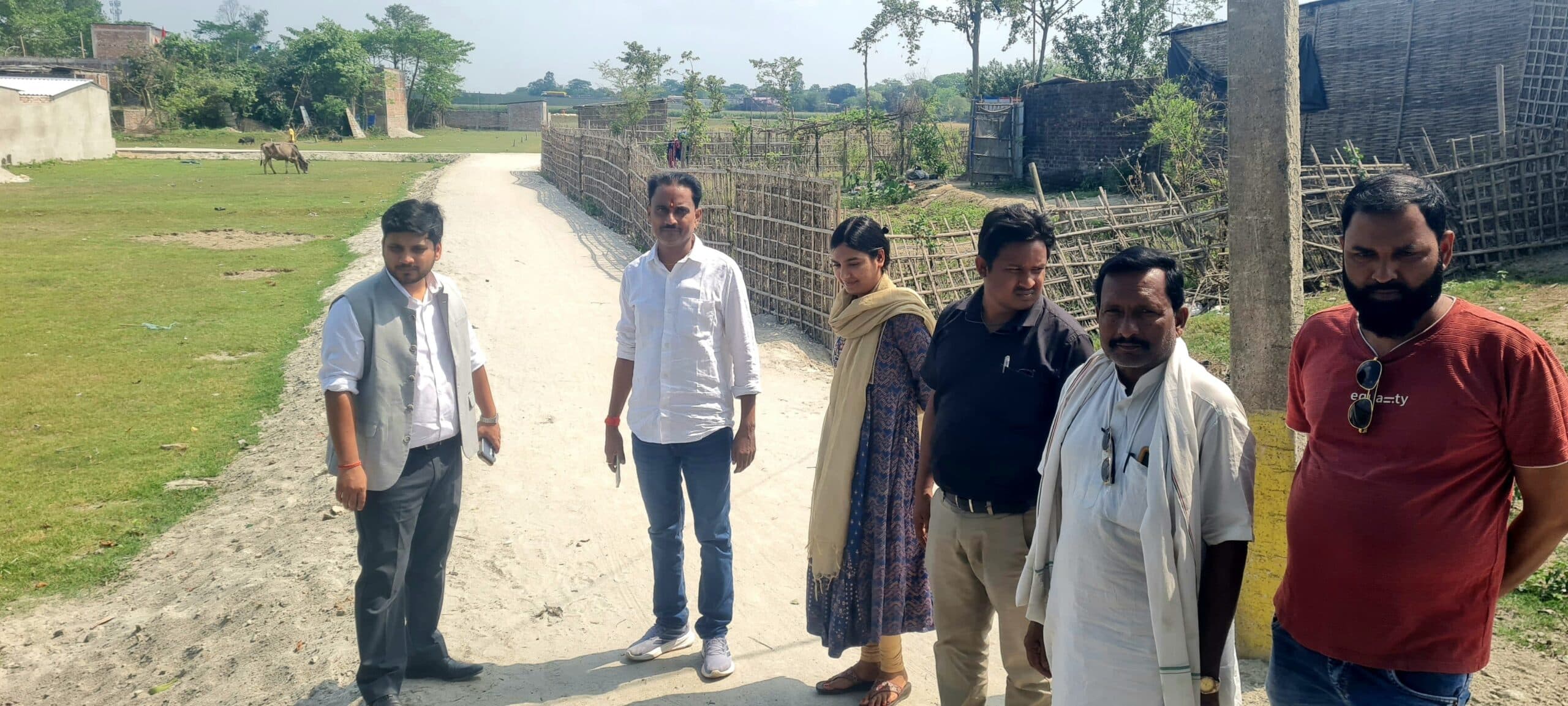 ईओ व मुख्य पार्षद ने की कई योजनाओं की जांच