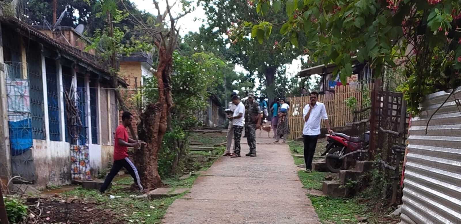 Chaibasa News : गांव गये रेलकर्मी के क्वार्टर से ~3.50 लाख के जेवर की चोरी