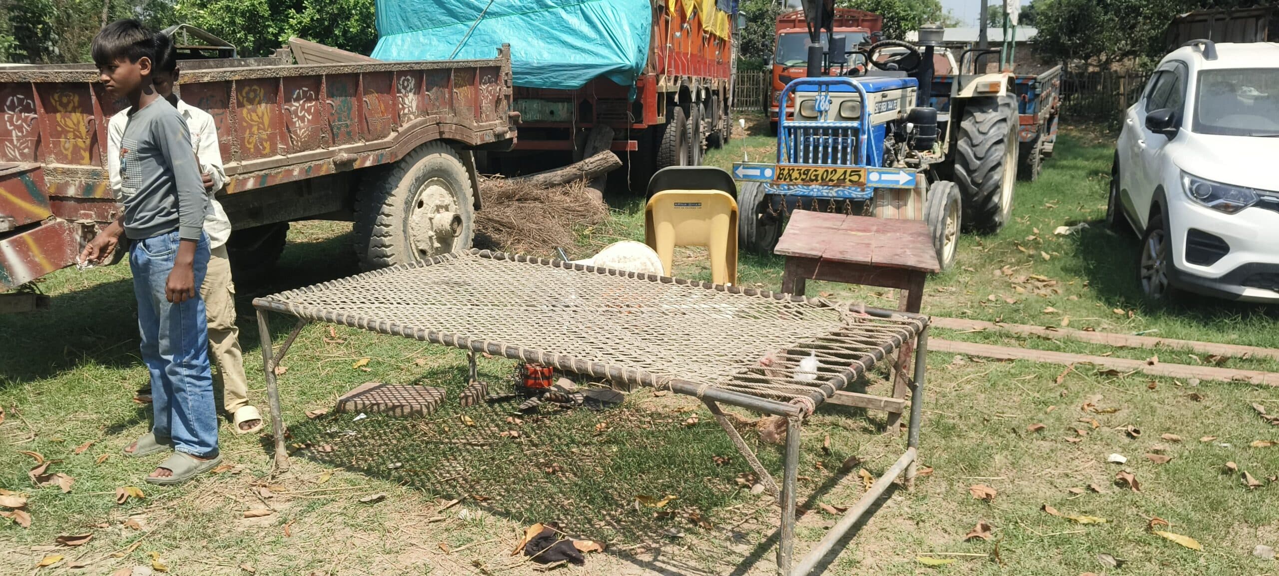 रौतारा में कांड के मुख्य अभियुक्त के घर कुर्की जब्ती की गयी