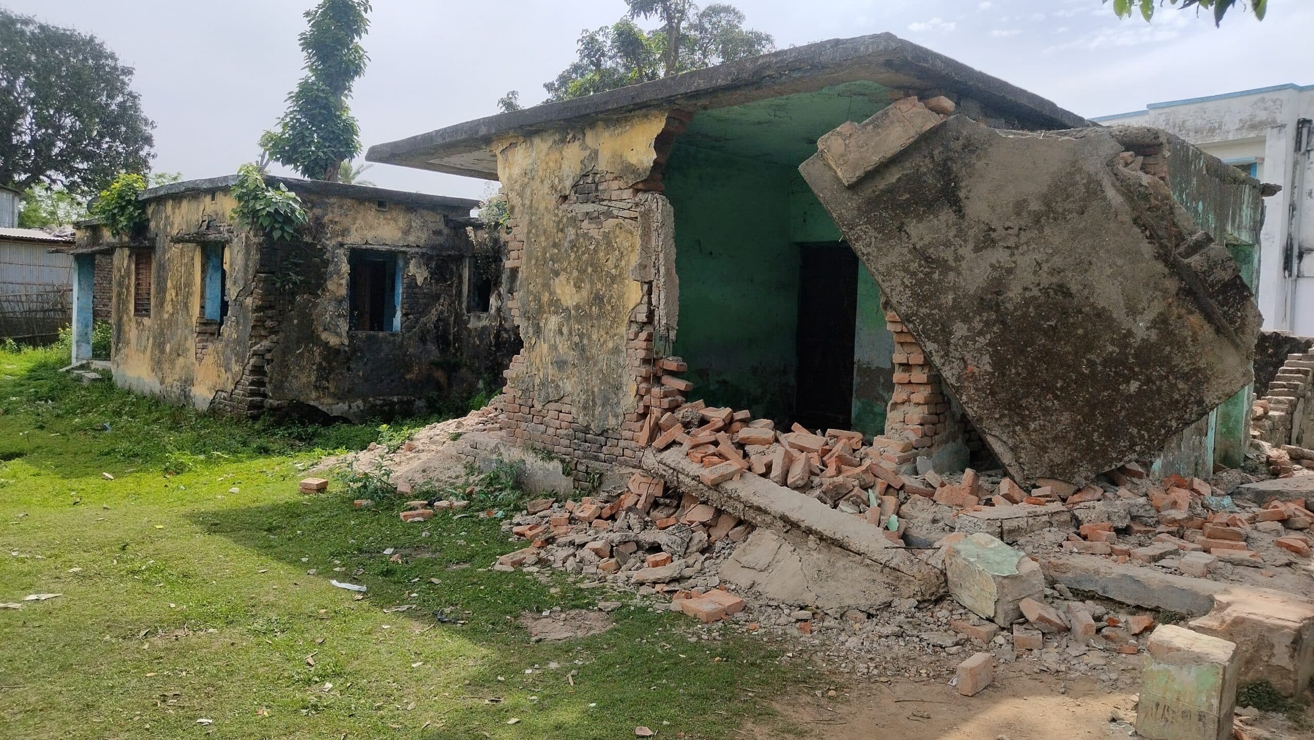 सामुदायिक स्वास्थ्य केंद्र में बुनियादी सुविधाओं का है घोर अभाव