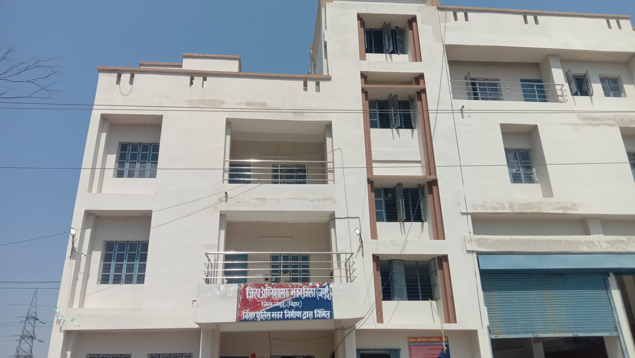 कैसे विभाग बुझायेगा आग, थानों के पास अग्निशामक वाहन ही नहीं