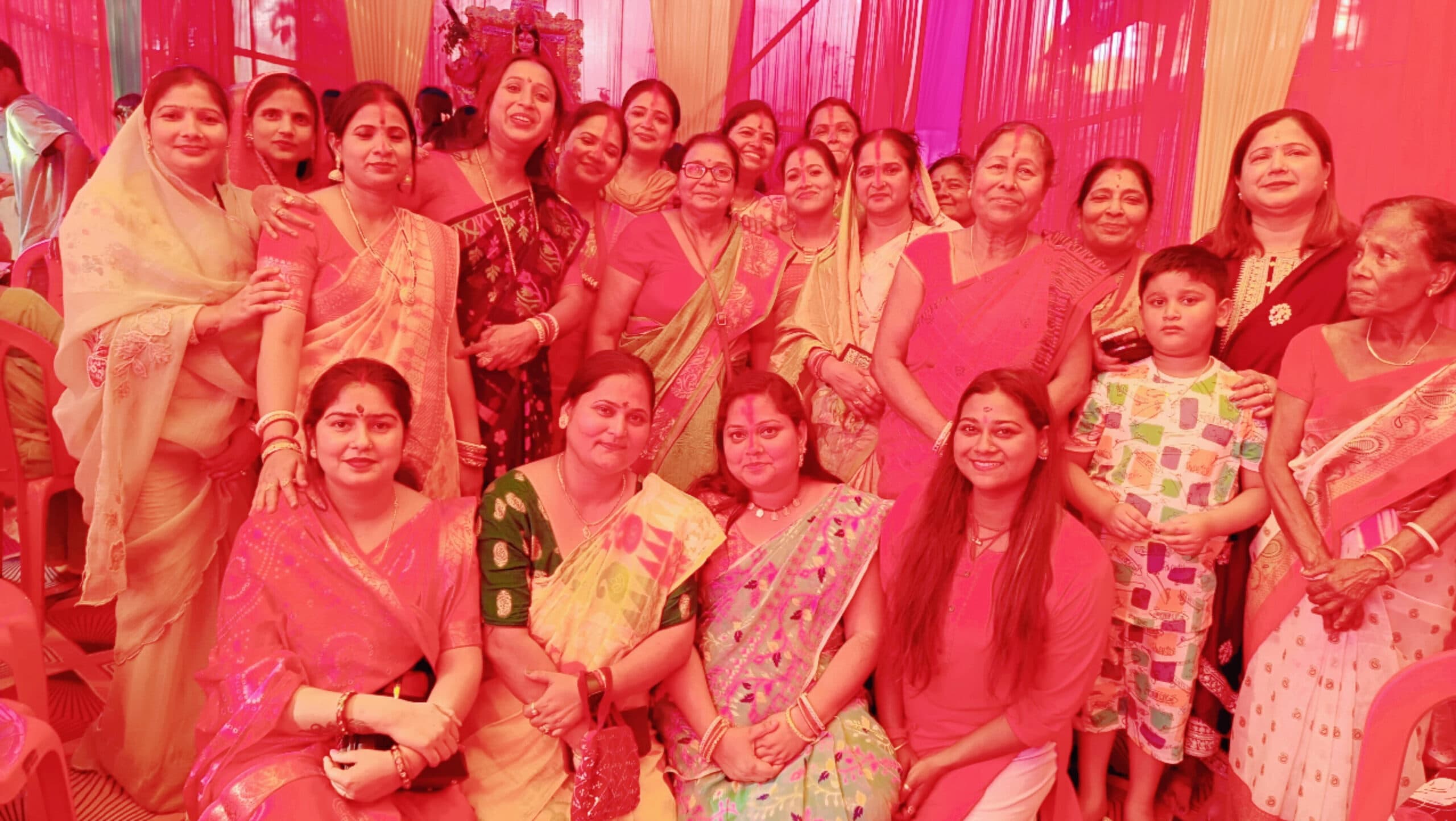 धूमधाम से की गयी शीतला मां की पूजा