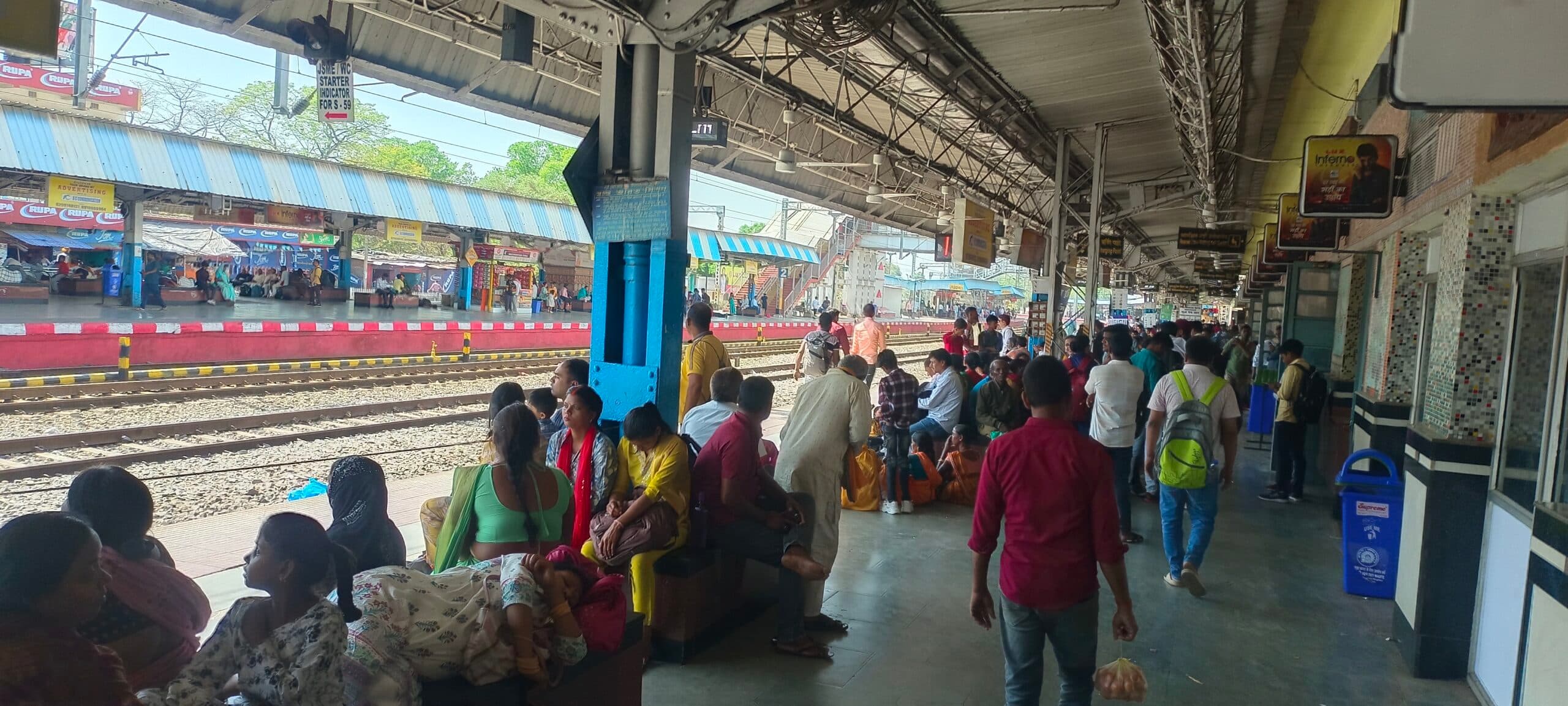 Deoghar News : एनआइ कार्य का दिखा असर, विलंब से चलीं कई ट्रेनें