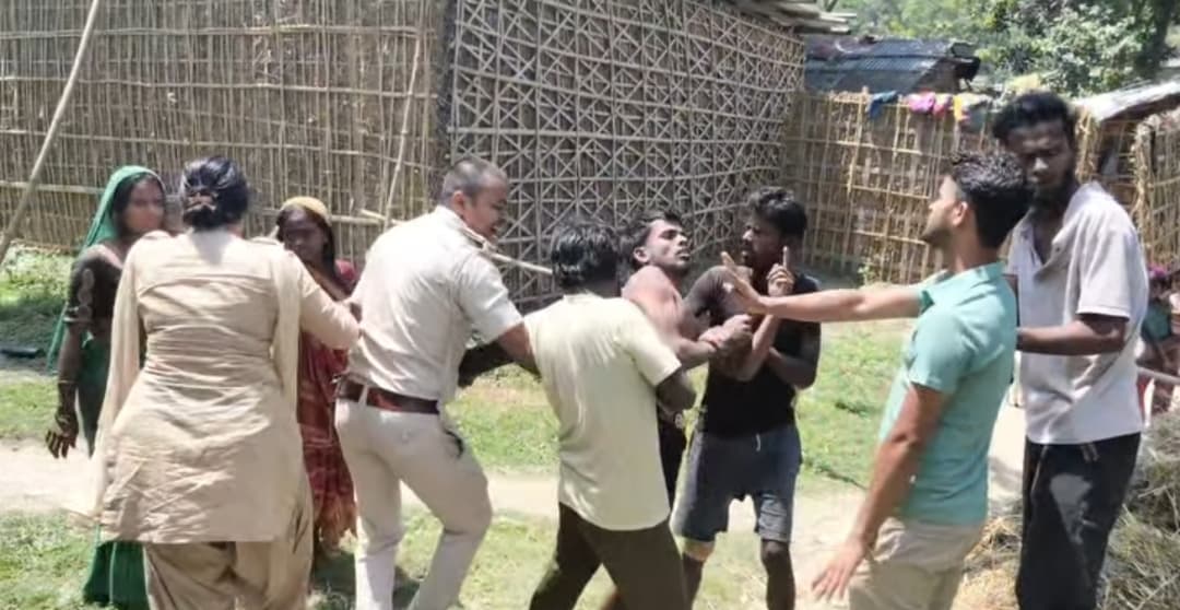 पुलिस से हाथापाई कर नशेड़ी को छुड़ाया