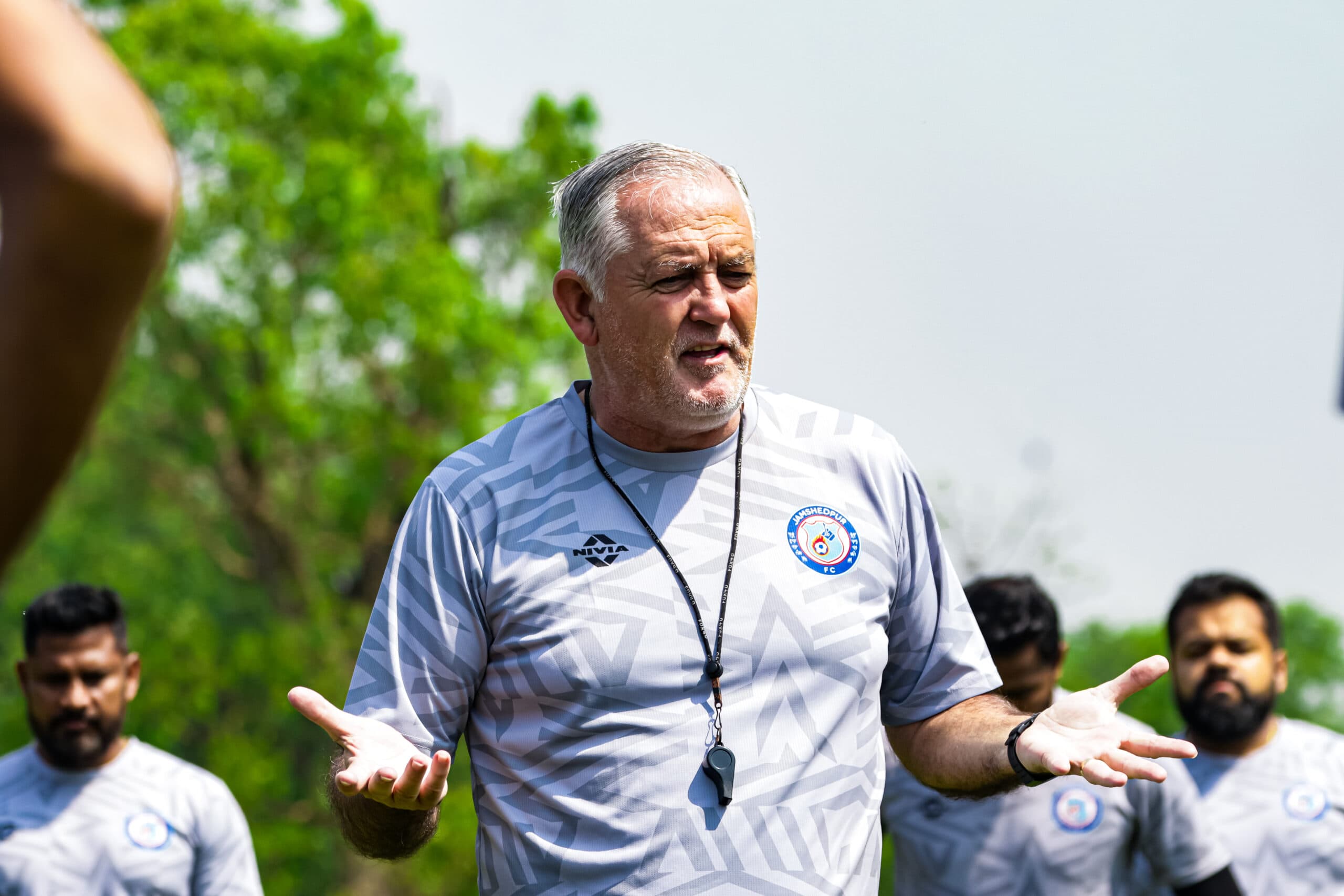 Jfc’s head coach owen coyle suspended for a match : जमशेदपुर फुटबॉल क्लब के मुख्य कोच एक मैच के लिए निलंबित