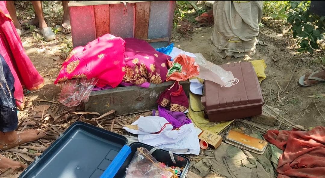 घर से नकदी समेत लाखों के जेवरात की चोरी