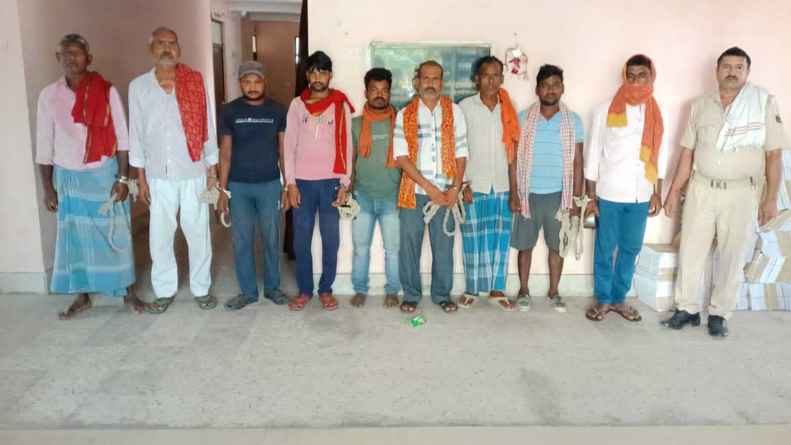 शराब के साथ दो तस्कर व नौ पियक्कड़ गिरफ्तार