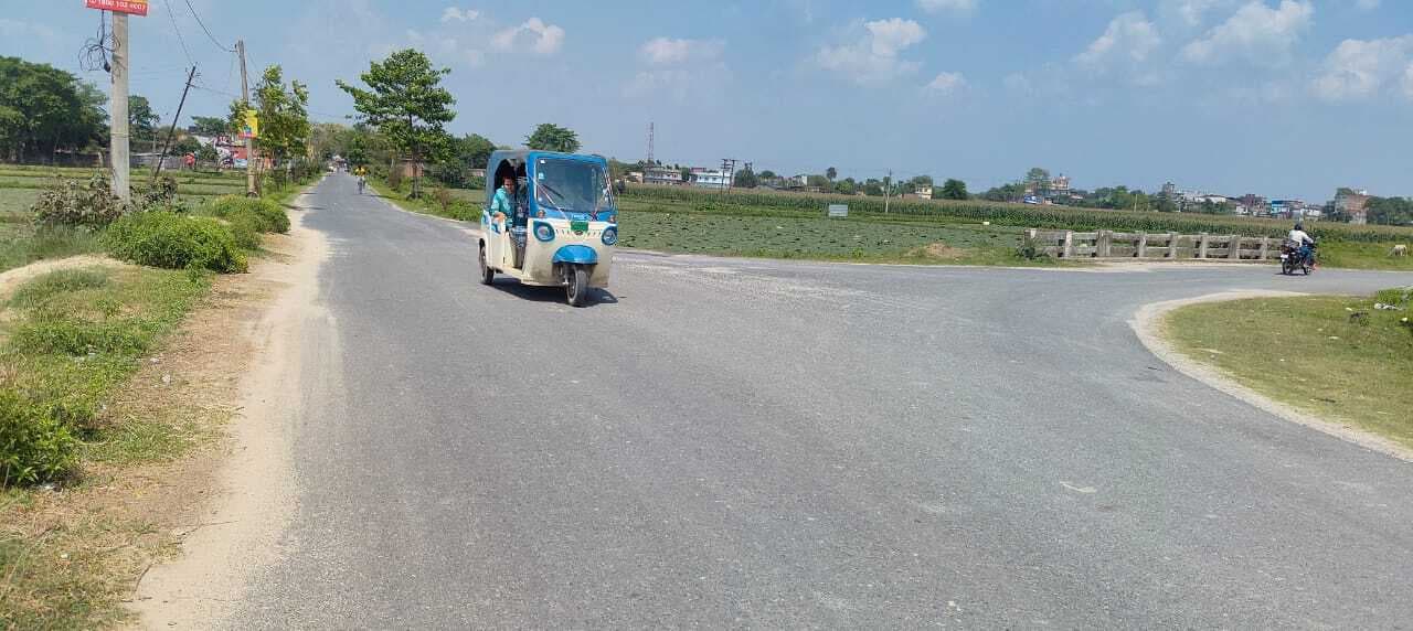 अंतरराष्ट्रीय सीमा से पहले ही थम गई सड़कें, कैसे बनेगा कस्टम कार्यालय