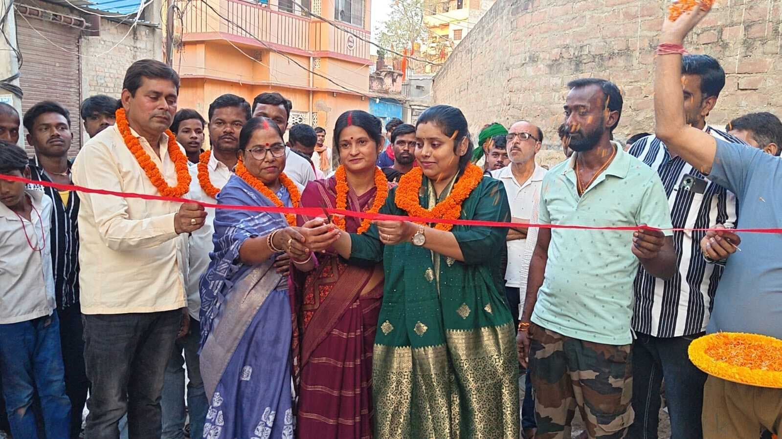 15 लाख रुपये की लागत से बने पीसीसी सड़क का नगर सभापति ने किया उदघाटन