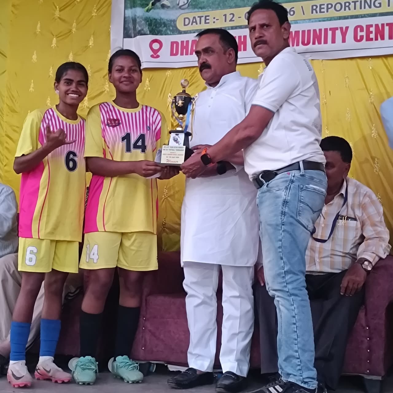Yaseen ustad memorial women’s football tournament : करनडीह ने जीता यासीन उस्ताद मेमो फुटबॉल प्रतियोगिता का खिताब