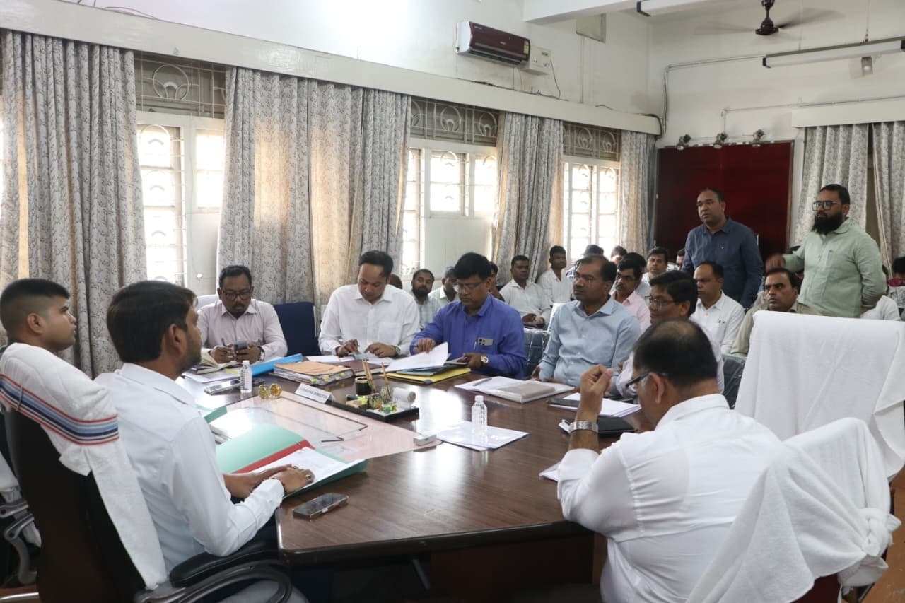 Dhanbad News: जलापूर्ति व्यवस्था में सुधार पर निगम सख्त, एक हफ्ते में दिखेगा बदलाव