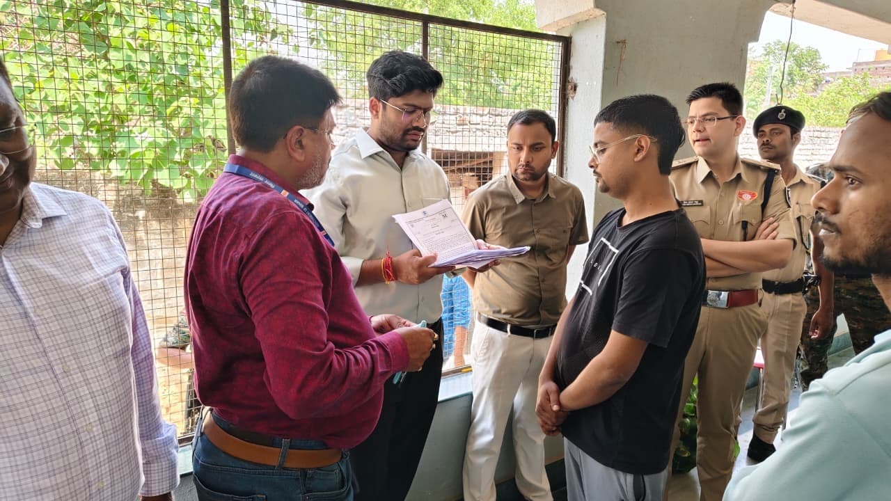 परीक्षा कार्य में लापरवाही के मामले में केन्द्राधीक्षक अर्चना कुमारी निलंबित