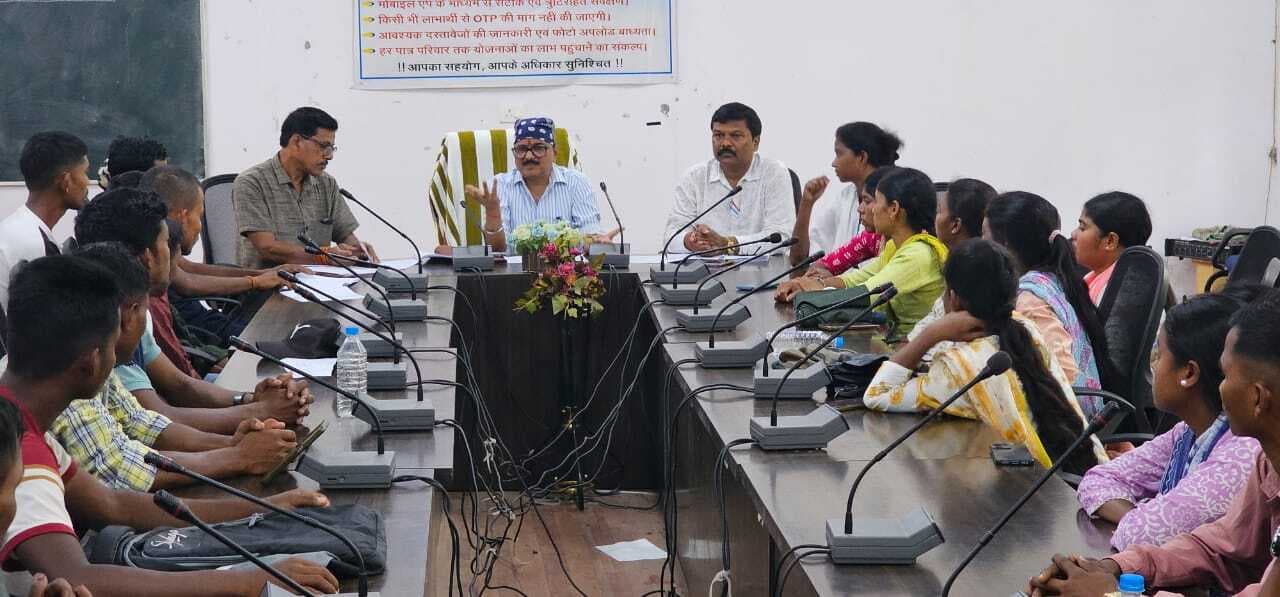 चुनाव और जनगणना में चौकीदारों की सजग भूमिका पर बल