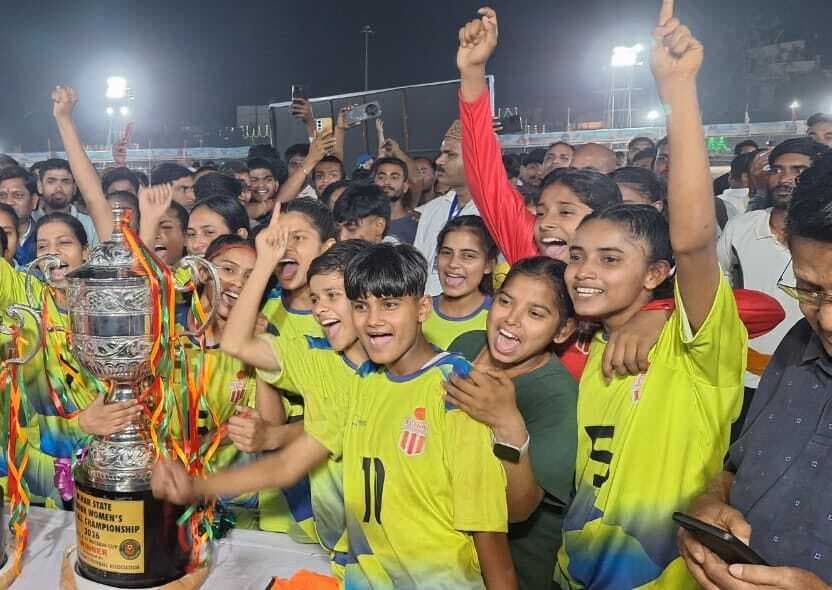 राज्यस्तरीय महिला फुटबॉल टूर्नामेंट: मुजफ्फरपुर ने सीवान को टाई ब्रेकर में 2-0 से हराकर बना चैंपियन