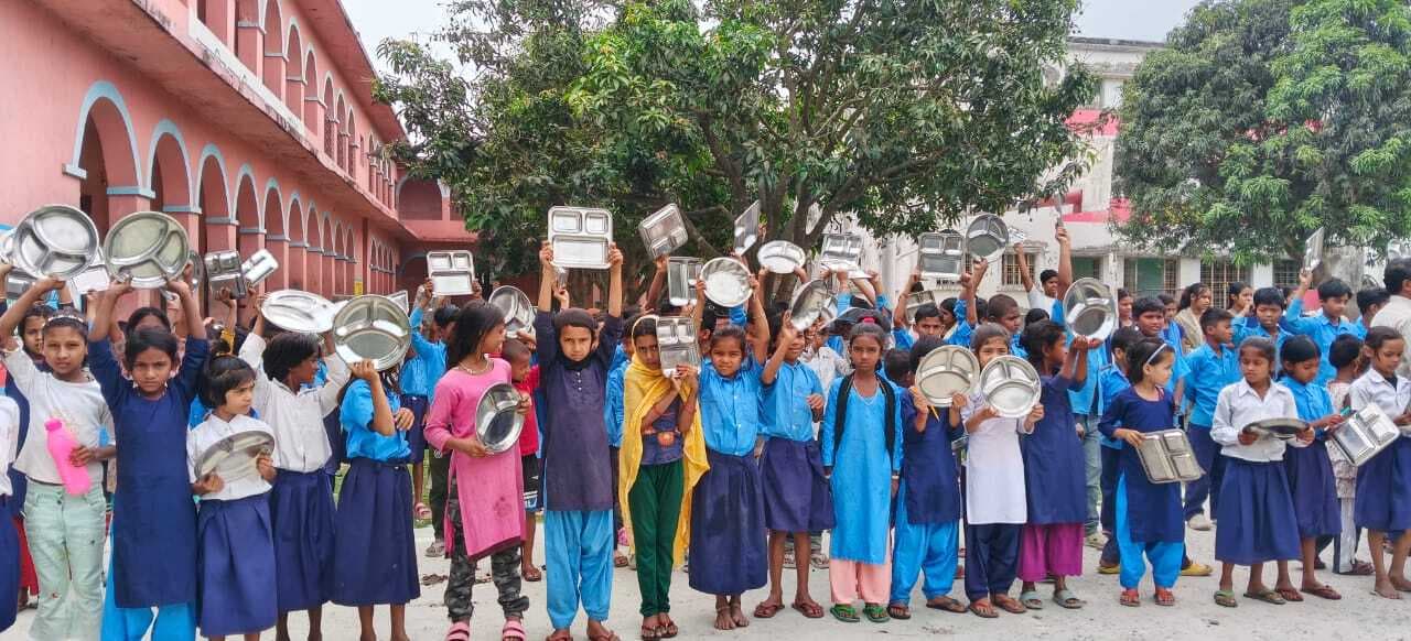 बारसोई मिड-डे मील में गड़बड़ी से बवाल, खराब भोजन पर भड़के अभिभावक